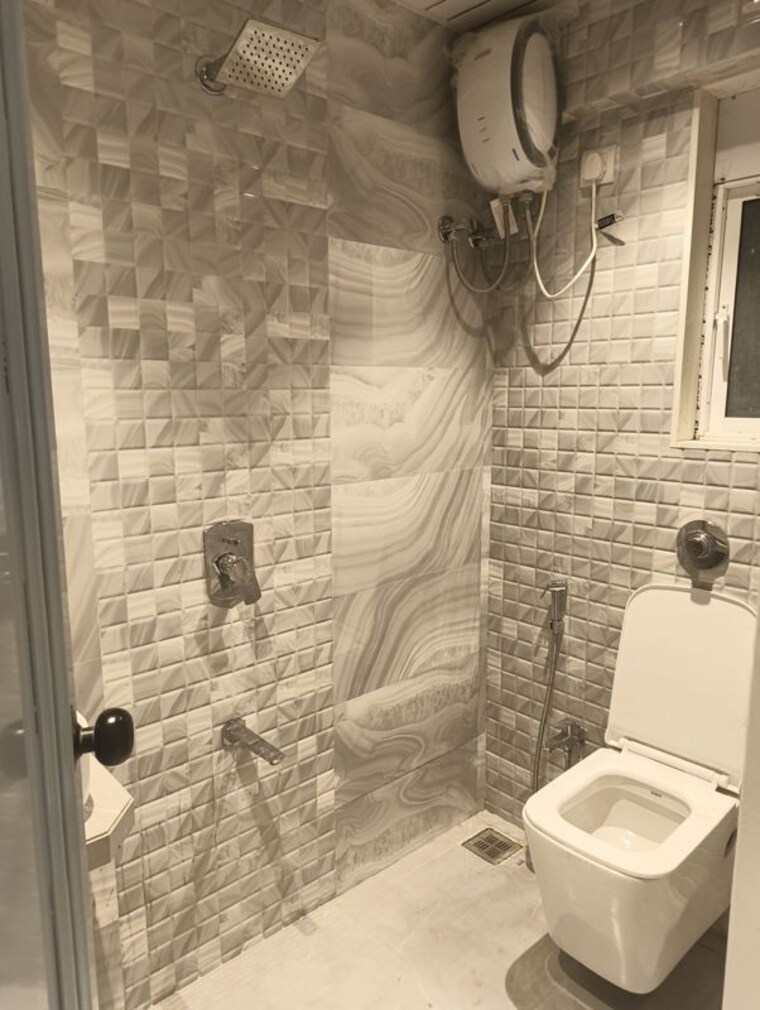 Bathroom, parmar-chs 2 Bedroom 700 Sq.Ft. Apartment In Vile Parle East Mumbai 10266144