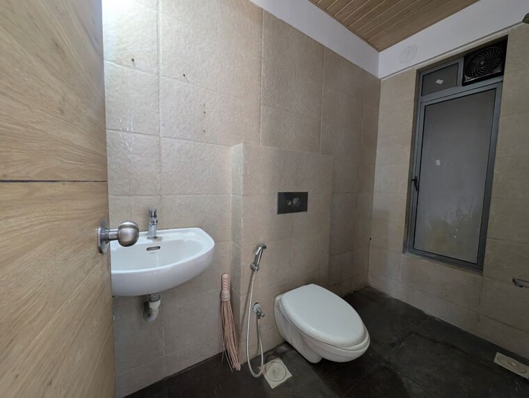 Bathroom, anu-smera-celeste 2 Bedroom 750 Sq.Ft. Apartment In Chembur Mumbai 10266070