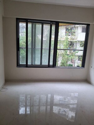 Room in 1 BHK Apartment at Sahil CHS Vile Parle, Vile Parle East – for Rent