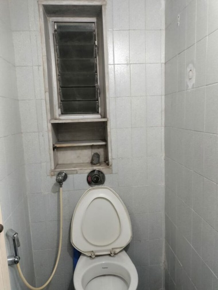 Bathroom, vile parle east Pg For Boys & Girls In Vile Parle East 10266272