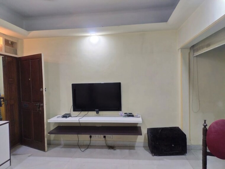 Room, vile parle east Pg For Boys & Girls In Vile Parle East 10266272