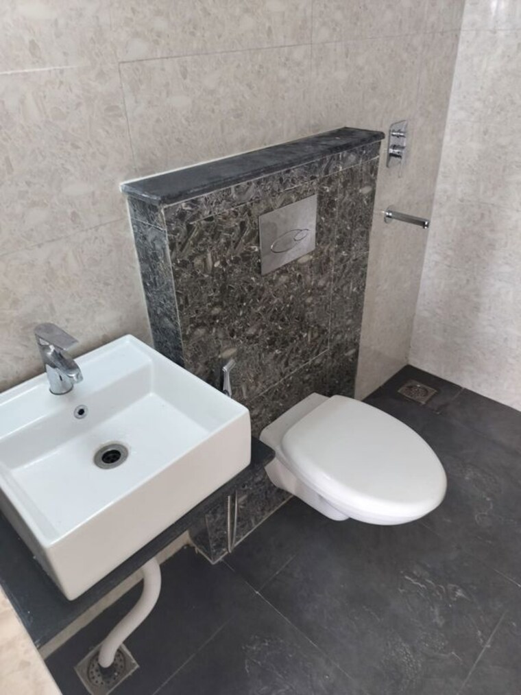Bathroom, maxxus-elanza 3 Bedroom 1800 Sq.Ft. Apartment In International Airport Road Zirakpur 10266288