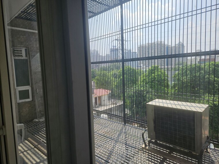 Balcony, sector 72 3 Bedroom 2500 Sq.Ft. Builder Floor In Sector 72 Noida 10266284