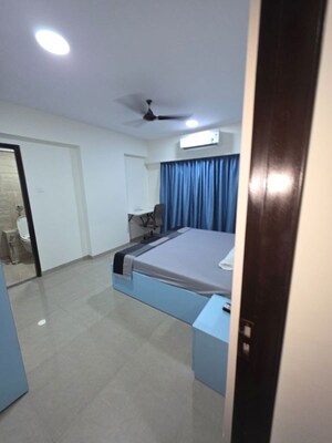 Master Bedroom in 3 BHK Apartment at Tirath Apartment, Vile Parle West – for Rent