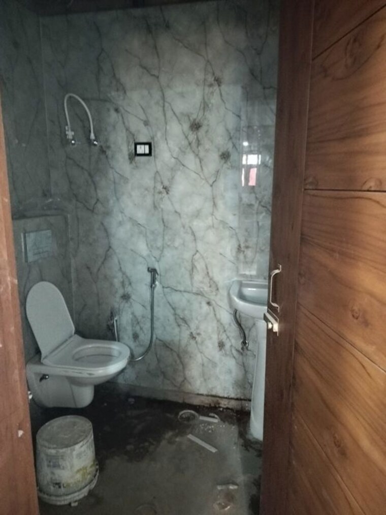 Bathroom, defence-enclave-noida 2 Bedroom 1050 Sq.Ft. Builder Floor In Sector 44 Noida 10266303