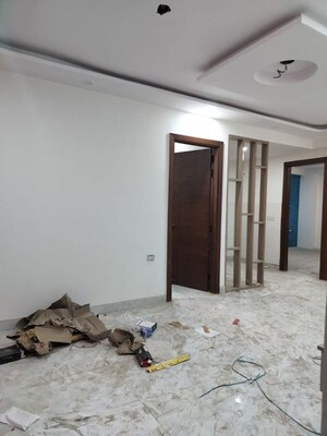 Room in 2 BHK Builder Floor at Defence Enclave Noida, Sector 44 – for Rent