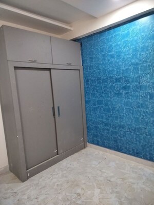 Room in 2 BHK Builder Floor at Defence Enclave Noida, Sector 44 – for Rent