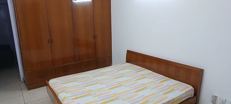 Bedroom, east of kailash 2 Bedroom 1100 Sq.Ft. Builder Floor In East Of Kailash Delhi 10266343