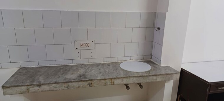 Bathroom, east of kailash 2 Bedroom 1100 Sq.Ft. Builder Floor In East Of Kailash Delhi 10266343