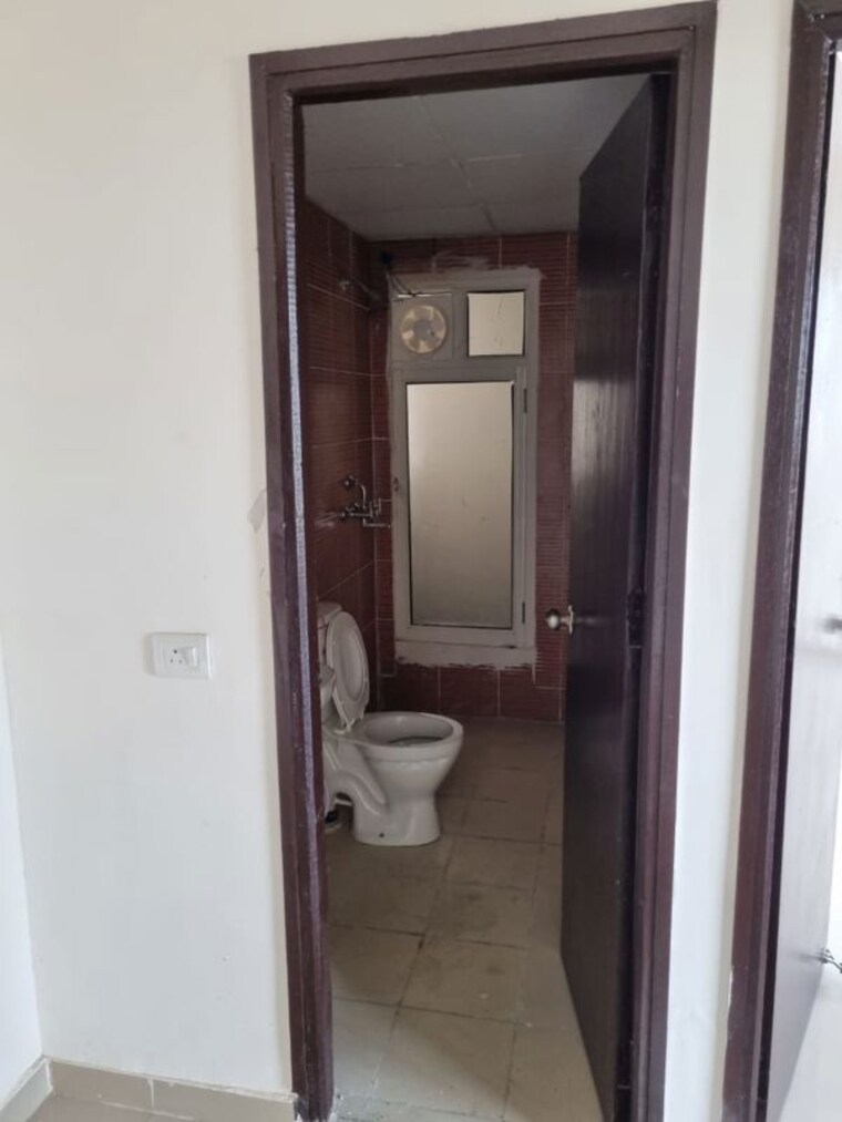 Attached Bathroom, afowo-raksha-addela 3.5 Bedroom 1470 Sq.Ft. Apartment In Sector 16c Greater Noida Greater Noida 10266416