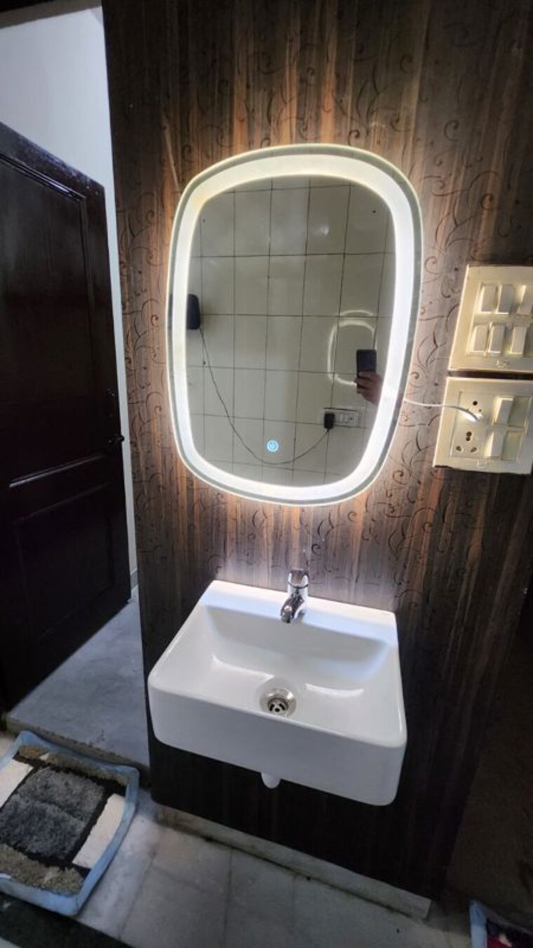 Bathroom, amar colony 2 Bedroom 900 Sq.Ft. Builder Floor In Amar Colony Delhi 10266450