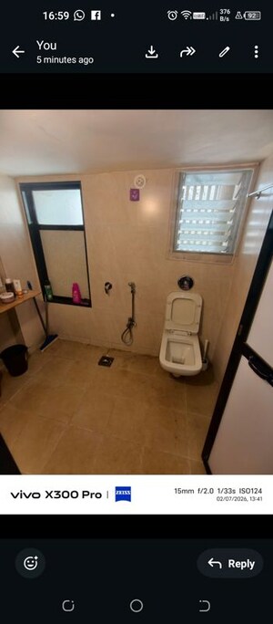 Bathroom in 3 BHK Apartment at Bhoiwada – for Rent