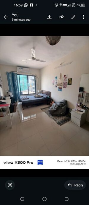 Living Room in 3 BHK Apartment at Bhoiwada – for Rent