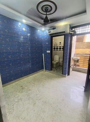 Master Bedroom in 3 BHK Builder Floor at Govindpuri – for Rent