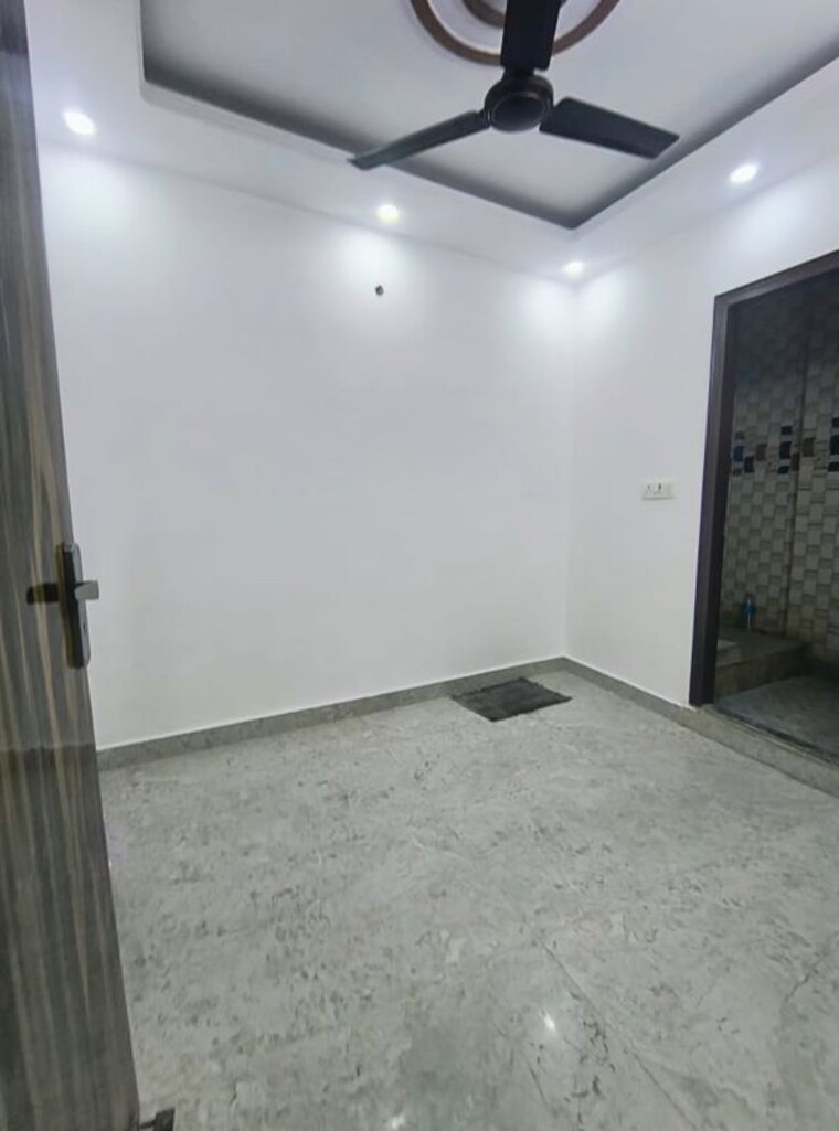 Room, govindpuri 3 Bedroom 750 Sq.Ft. Builder Floor In Govindpuri Delhi 10266454