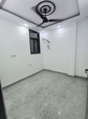 Room in 3 BHK Builder Floor at Govindpuri – for Rent