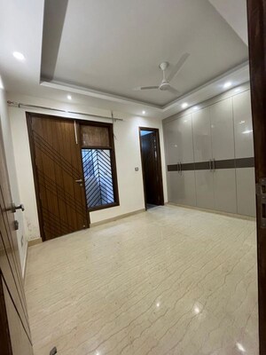 Room in 2 BHK Builder Floor at Malviya Nagar – for Rent