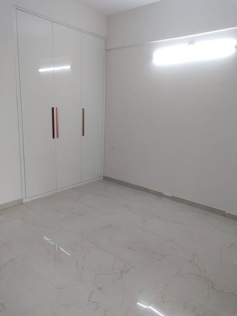 Room, smart-world-gems 2.5 Bedroom 1200 Sq.Ft. Apartment In Sector 89 Gurgaon 10266541