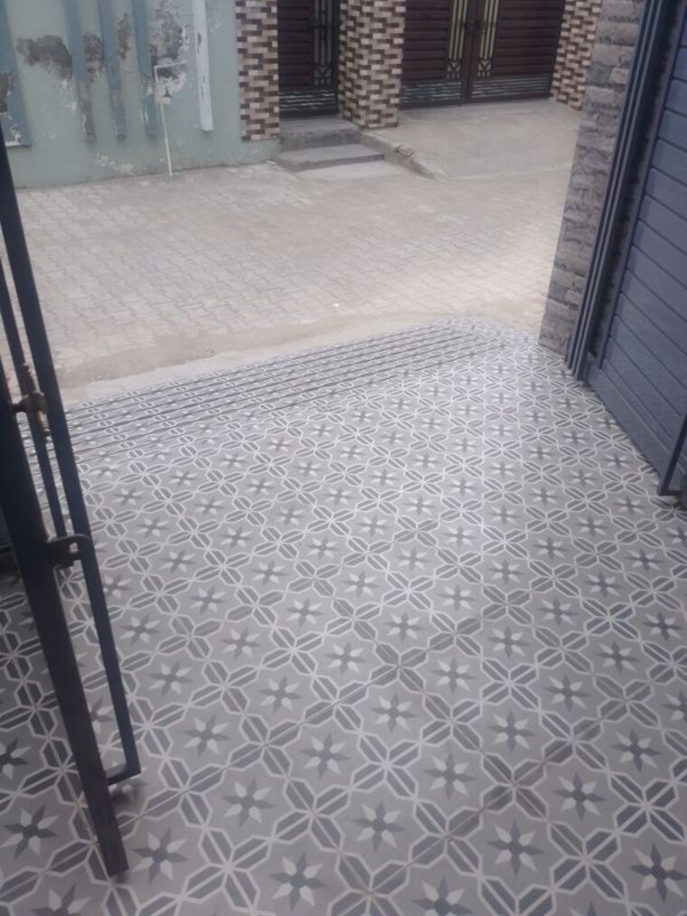  Parking, ludhiana chandigarh hwy 2 Bedroom 150 Sq.Yd. Independent House In LudhianA Chandigarh Hwy Mohali 10266562