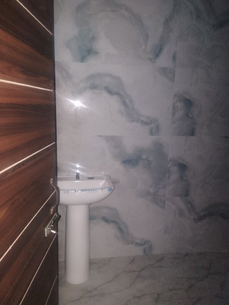 Bathroom, ludhiana chandigarh hwy 2 Bedroom 150 Sq.Yd. Independent House In LudhianA Chandigarh Hwy Mohali 10266562