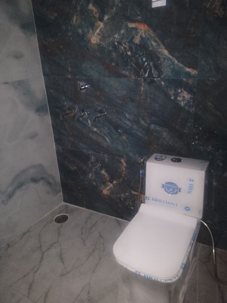 Bathroom, ludhiana chandigarh hwy 2 Bedroom 150 Sq.Yd. Independent House In LudhianA Chandigarh Hwy Mohali 10266562