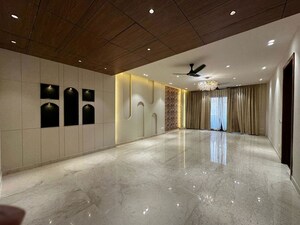 Room in 3 BHK Builder Floor at BPTP Astaire Gardens, Sector 70a – for Sale