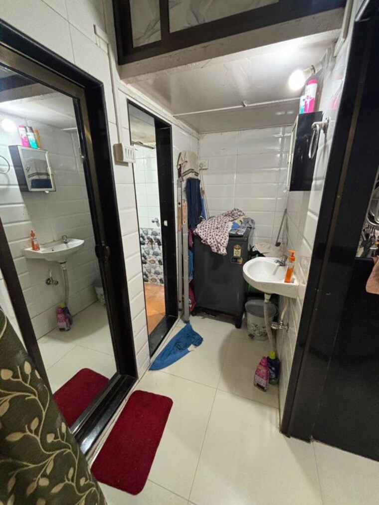 Bathroom, nagari-niwara-chs 1 RK 600 Sq.Ft. Apartment In Goregaon East Mumbai 10266559
