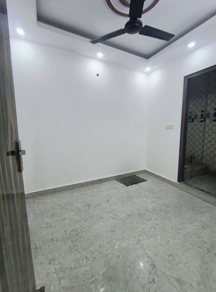 Room, govindpuri 3 Bedroom 800 Sq.Ft. Builder Floor In Govindpuri Delhi 10266573