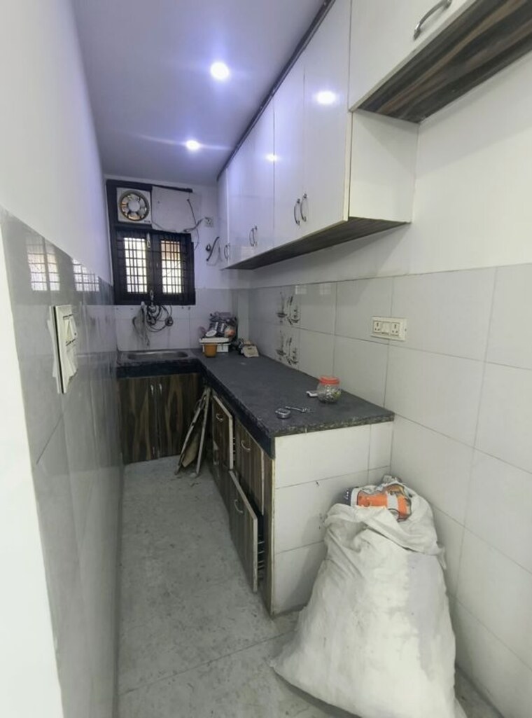 Kitchen, govindpuri 3 Bedroom 800 Sq.Ft. Builder Floor In Govindpuri Delhi 10266573