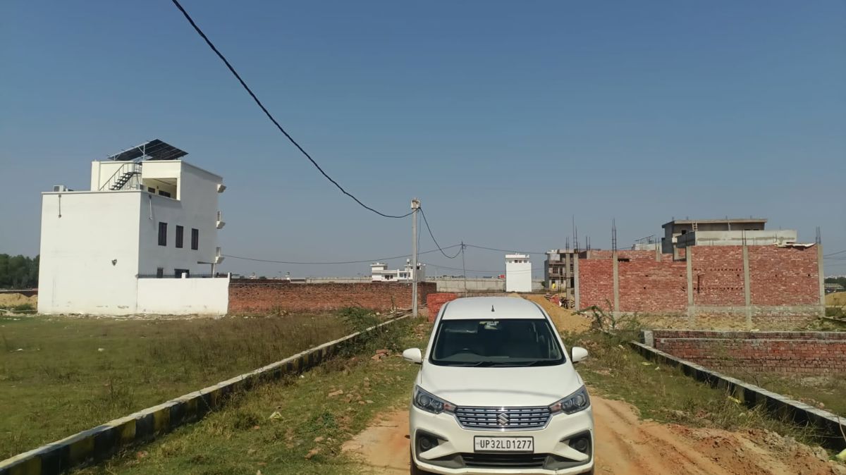 Plot For Sale in Raebareli Road