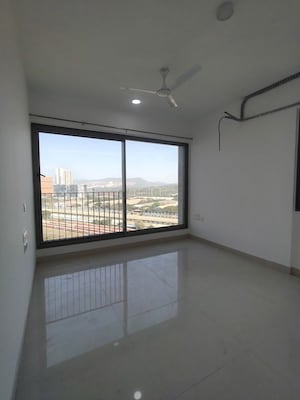 Room in 3 BHK Apartment at Sunteck City Avenue 4, Goregaon West – for Rent