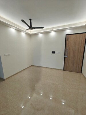 Room in 3 BHK Apartment at Marathon Monte South, Byculla West – for Rent