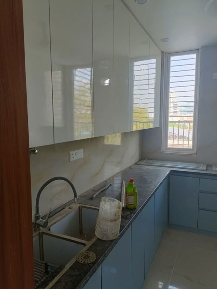 Kitchen, vipul-world-floors 3 Bedroom 1800 Sq.Ft. Builder Floor In Sector 48 Gurgaon 10266672
