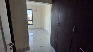 Room in 3 BHK Apartment at Unitech The Close North, Sector 50 – for Rent