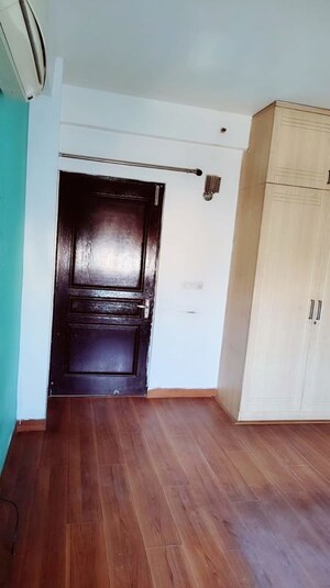 Furnished Amenities in 3 BHK Apartment at BPTP The Resort, Sector 75 – for Sale