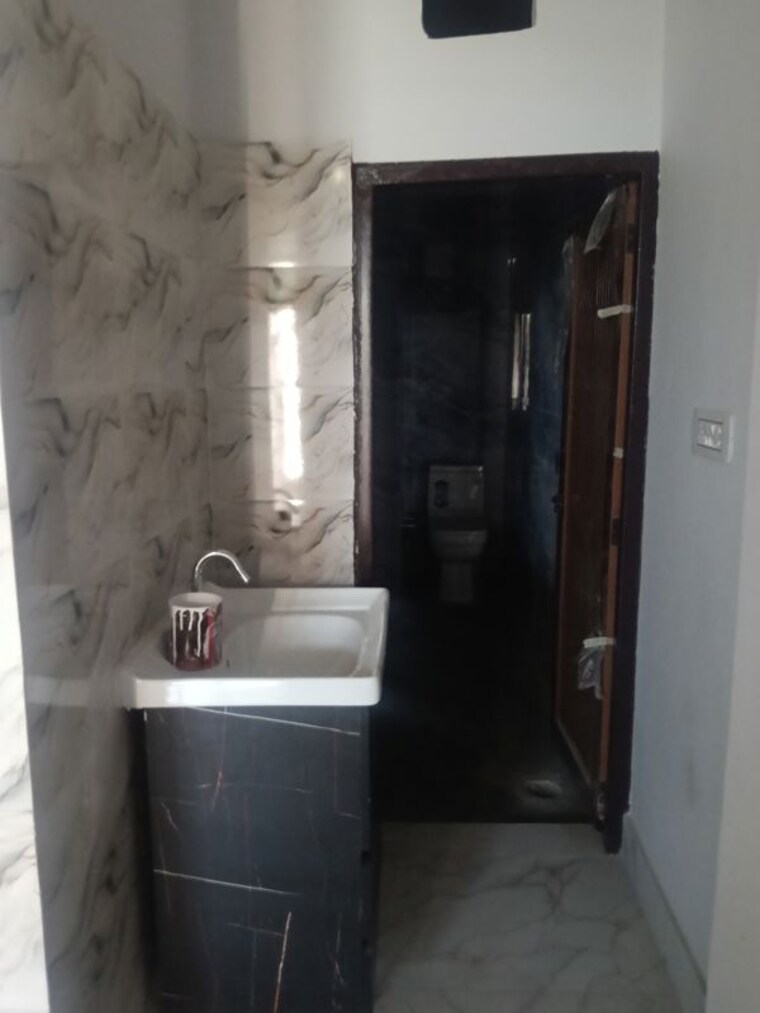 Bathroom, chaprana colony 2 Bedroom 540 Sq.Ft. Villa In Chaprana Colony Greater Noida 10266651