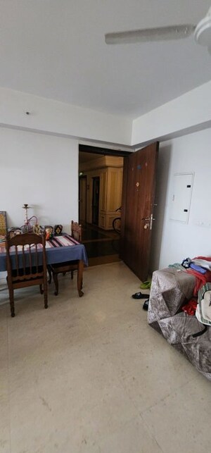 Parking in 3 BHK Apartment at DLF Regal Gardens, Sector 90 – for Sale