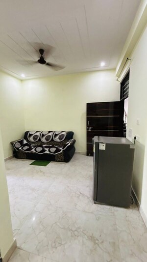 Furnished Amenities in 2 BHK Builder Floor at Ansal Plaza Sector-23, Sector 23 – for Rent