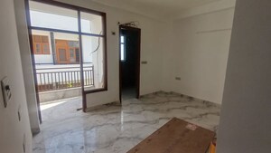 Room in 2.5 BHK Builder Floor at Ansal Plaza Sector-23, Sector 23 – for Rent