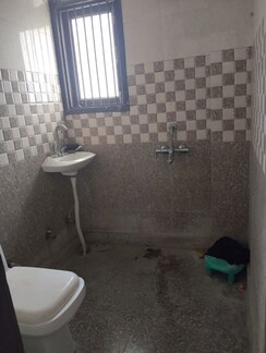 1 RkBuilder Floor For Rent in Neb Sarai