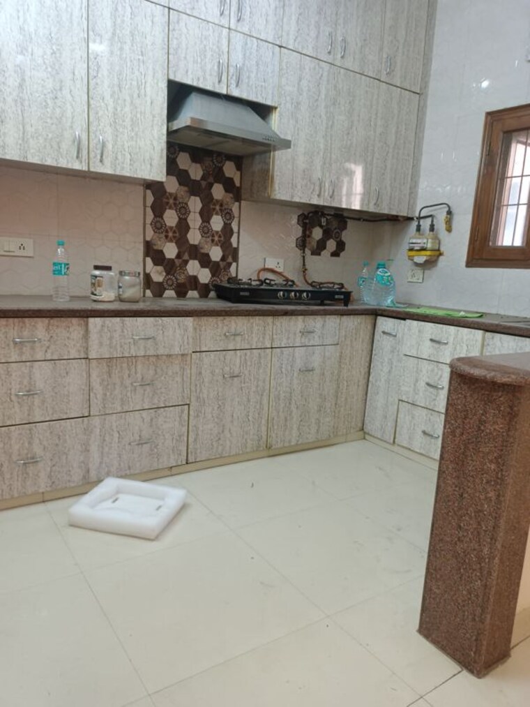 Kitchen, jhatta 2 Bedroom 1100 Sq.Ft. Builder Floor In Jhatta Noida 10266888