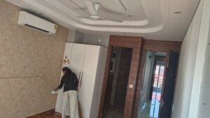 Building Lobby in 2 BHK Builder Floor at Ansal Plaza Sector-23, Sector 23 – for Rent