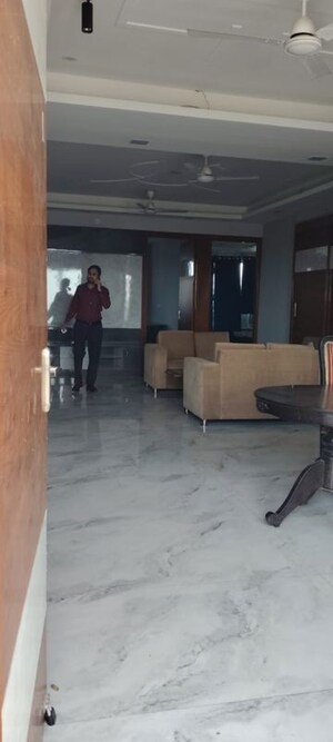 Parking in 3 BHK Builder Floor at Ansal Plaza Sector-23, Sector 23 – for Rent