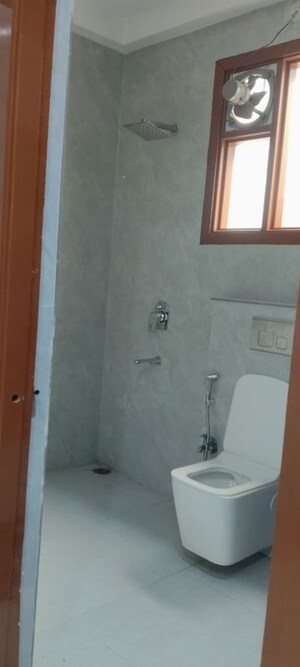 Bathroom in 3 BHK Builder Floor at Ansal Plaza Sector-23, Sector 23 – for Rent