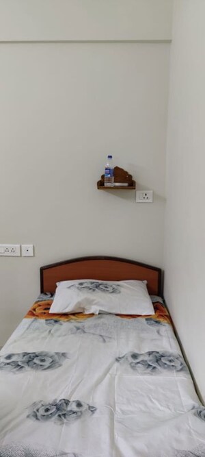 Furnished Amenities in  Pg at Vile Parle West – for Rent