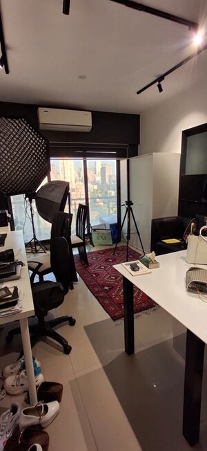 Team Area in 2 BHK Apartment at Kalpataru Yugdharma, Malad West – for Rent