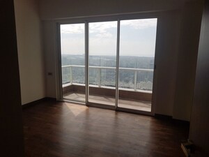 Bedroom in 2 BHK Apartment at Omkar Alta Monte, Malad East – for Rent