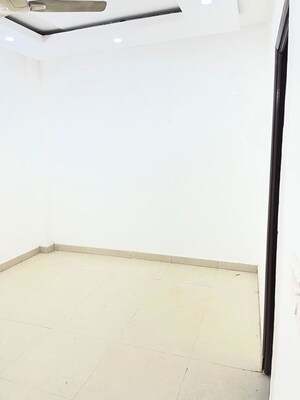 Room in 3 BHK Builder Floor at Kailash Colony – for Sale