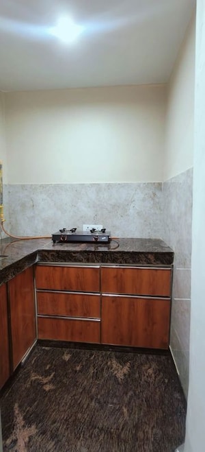 Furnished Amenities in 2 BHK Builder Floor at Ansal Plaza Sector-23, Sector 23 – for Rent