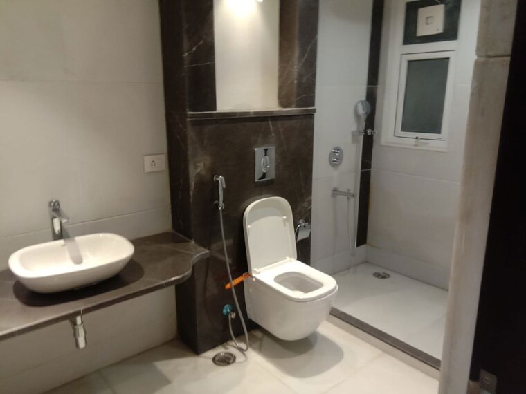 Bathroom, agrasen-apartment 6+ Bedroom 160 Sq.Yd. Villa In Sector 52 Gurgaon 10267035